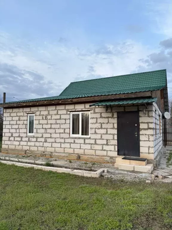 Дом в Волгоградская область, Среднеахтубинский район, Клетское с/пос, ... - Фото 0