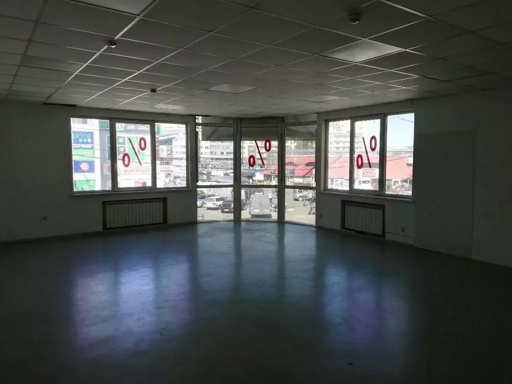 Помещение свободного назначения в Ленинградская область, Кировск ... - Фото 1