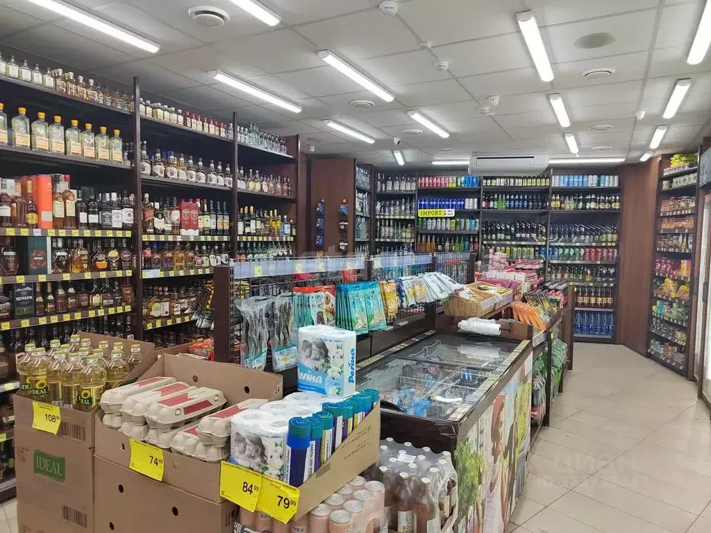 Торговая площадь в Ханты-Мансийский АО, Ханты-Мансийск ул. Строителей, ... - Фото 0