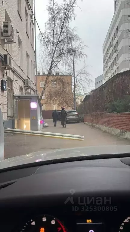 Гараж в Москва Николоямская ул., 52С1 (20 м) - Фото 1