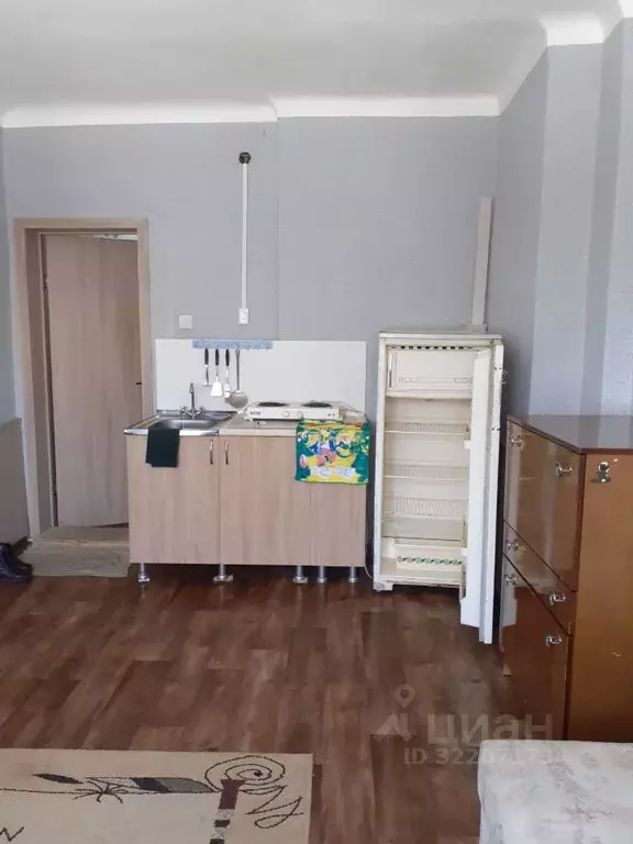 Комната Челябинская область, Челябинск ул. Шаумяна, 96 - Фото 1