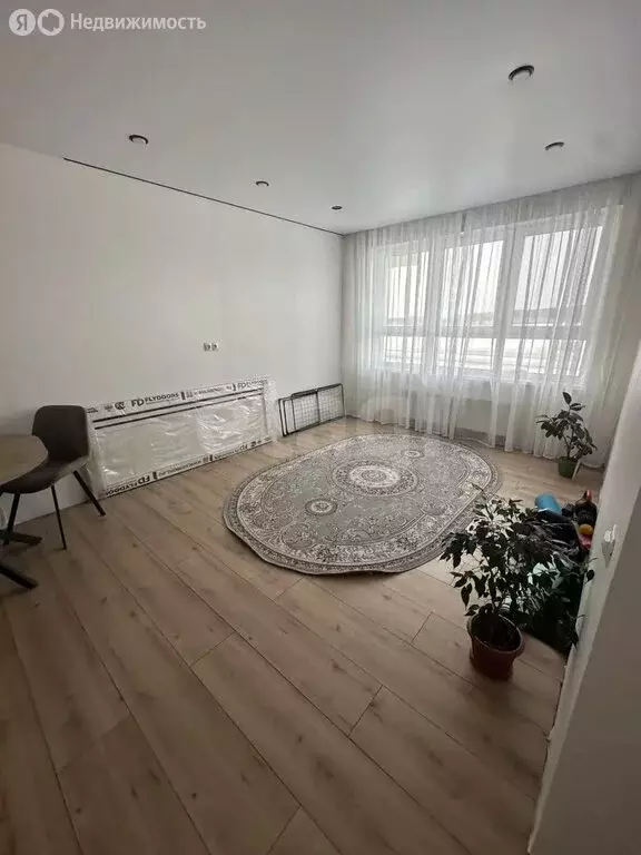 2-комнатная квартира: Тюмень, улица Василия Малкова, 10 (59.2 м) - Фото 1