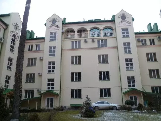 7-комнатная квартира: Ессентуки, улица Семашко, 9А (300 м) - Фото 1