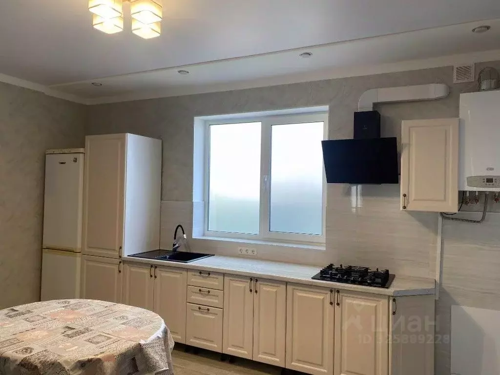 Дом в Крым, Симферополь ул. Рождественская (75 м) - Фото 1