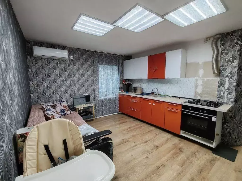 Дом в Краснодарский край, Ейский район, с. Кухаривка ул. Мира (75 м) - Фото 1