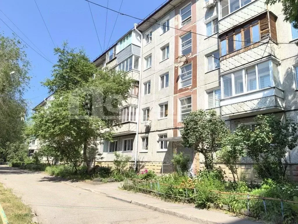 2-к кв. Омская область, Омск ул. Декабристов, 102 (47.7 м) - Фото 0