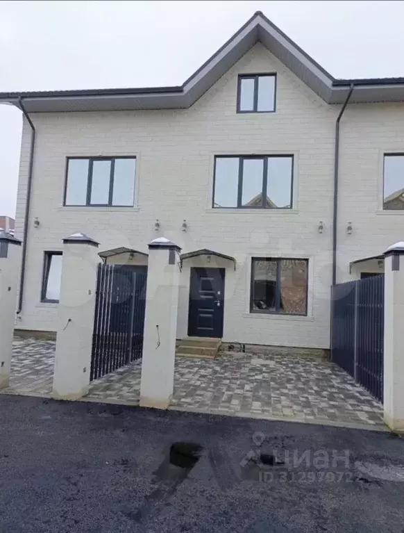 Таунхаус в Ставропольский край, Ставрополь № 11 мкр, ул. Сипягина (156 ... - Фото 0