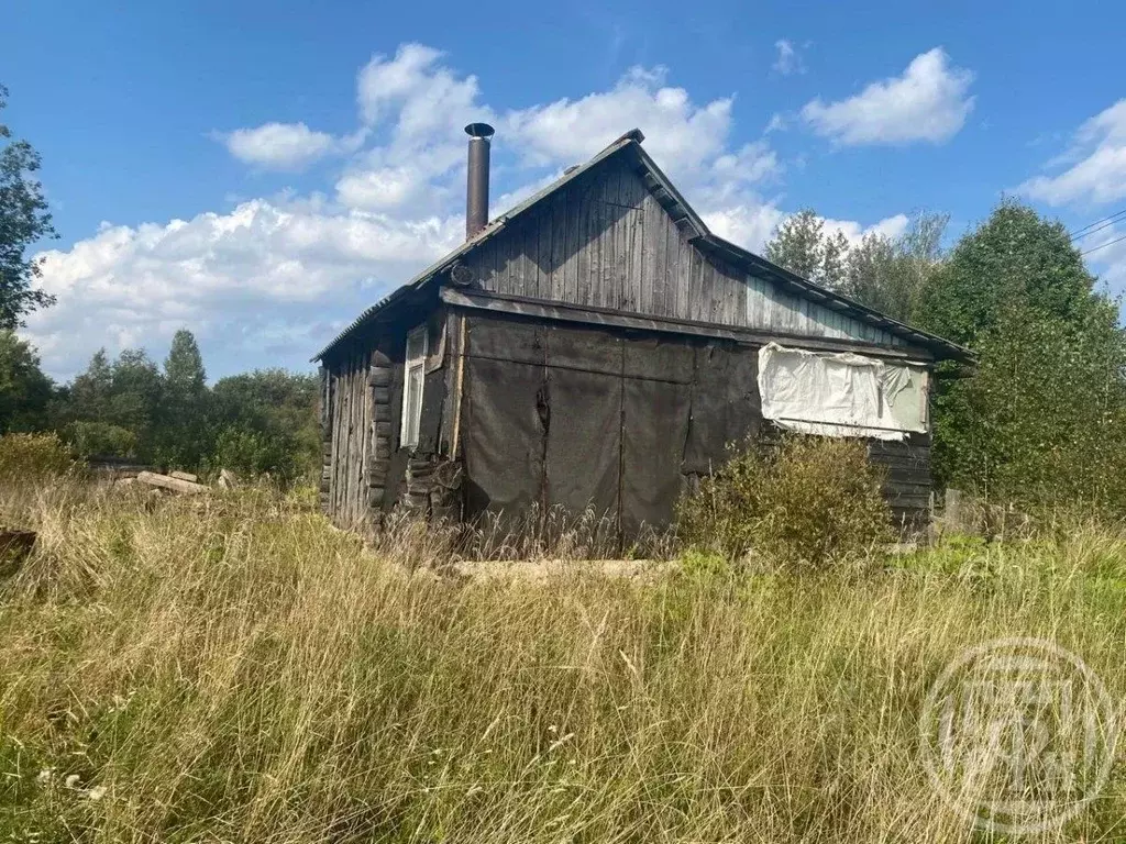 Дом в Ленинградская область, Лужский район, пос. Оредеж ул. Сазанова, ... - Фото 1
