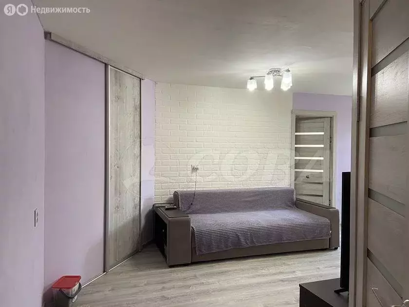 Квартира-студия: Тюмень, улица Мельникайте, 101 (45 м) - Фото 1