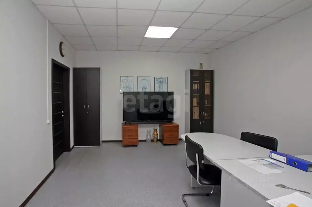 Офис в Омская область, Омск Чередовый мкр, ул. Санитарная, 24 (970 м) - Фото 1