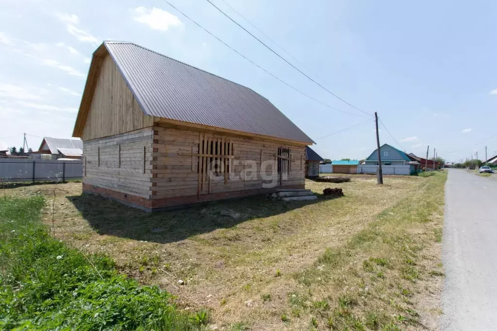 Дом в Тюменская область, с. Вагай ул. 70 лет ВЛКСМ (30 м) - Фото 0