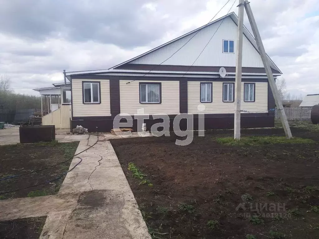 Дом в Башкортостан, Ишимбайский район, Урман-Бишкадакский сельсовет, ... - Фото 1