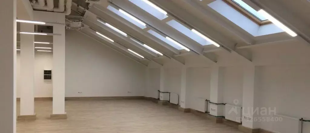 Офис в Санкт-Петербург Малая Морская ул., 18 (713 м) - Фото 1