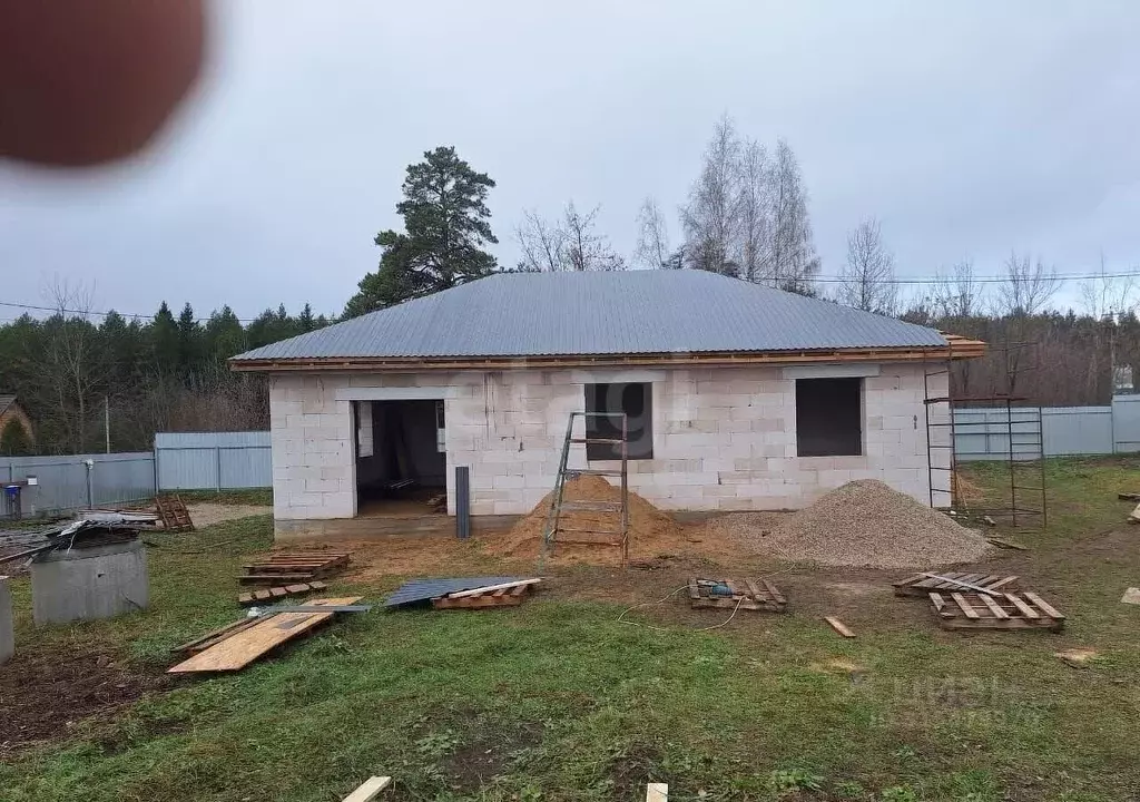Дом в Калужская область, Дзержинский район, Товарково городское ... - Фото 0