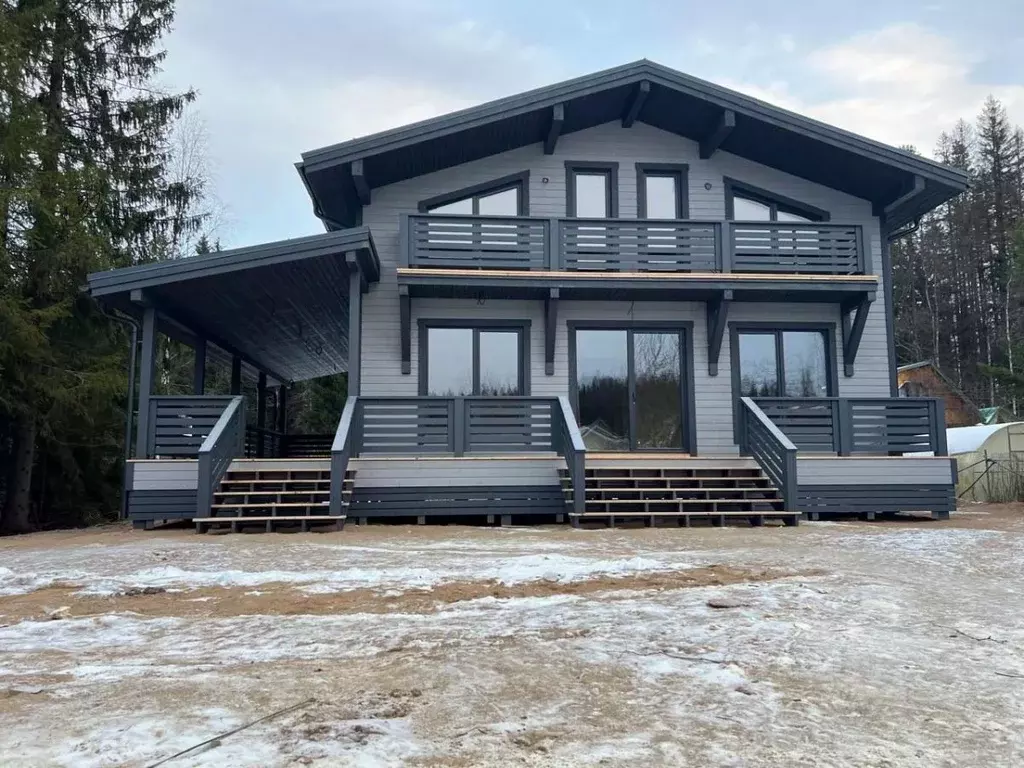 Дом в Татарстан, Казань ул. Мухамедьяра (130000 м) - Фото 1