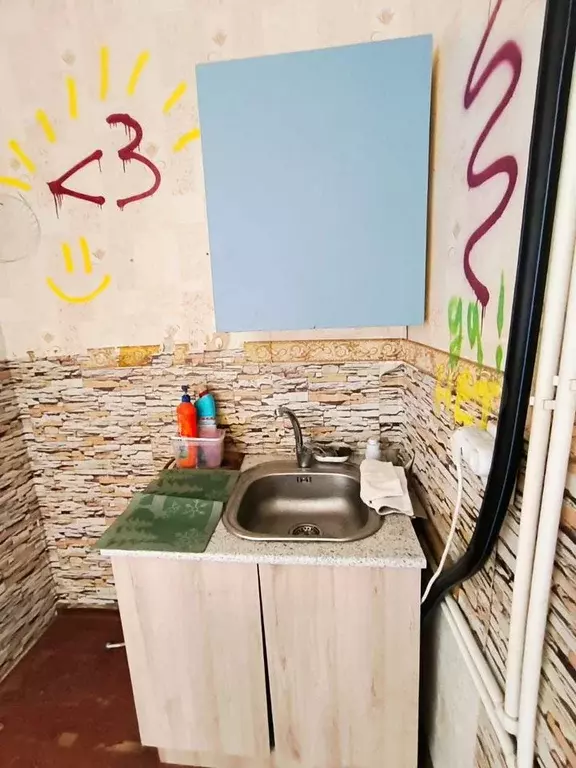 Комната 12,8 м в 1-к., 5/5 эт. - Фото 0