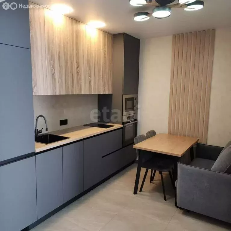 3-комнатная квартира: Барнаул, Песчаная улица, 181к1 (37 м) - Фото 1