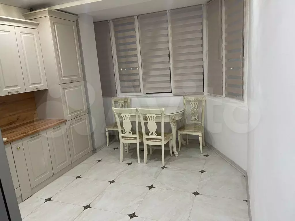 2-к. квартира, 80 м, 8/10 эт. - Фото 0