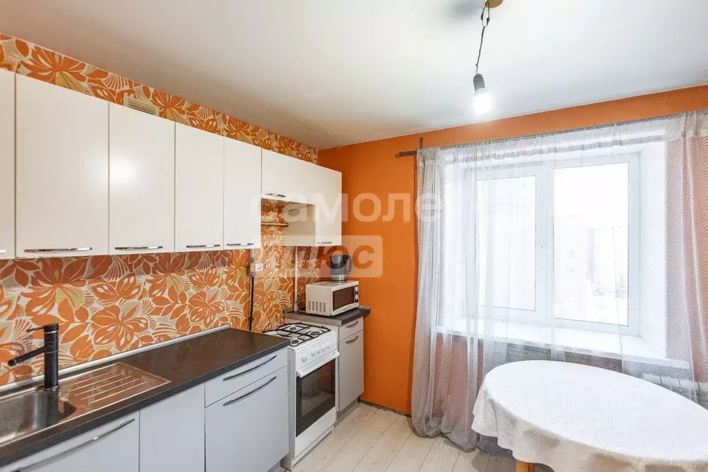 3-к кв. Омская область, Омск ул. 20 лет РККА, 13к2 (72.0 м) - Фото 1