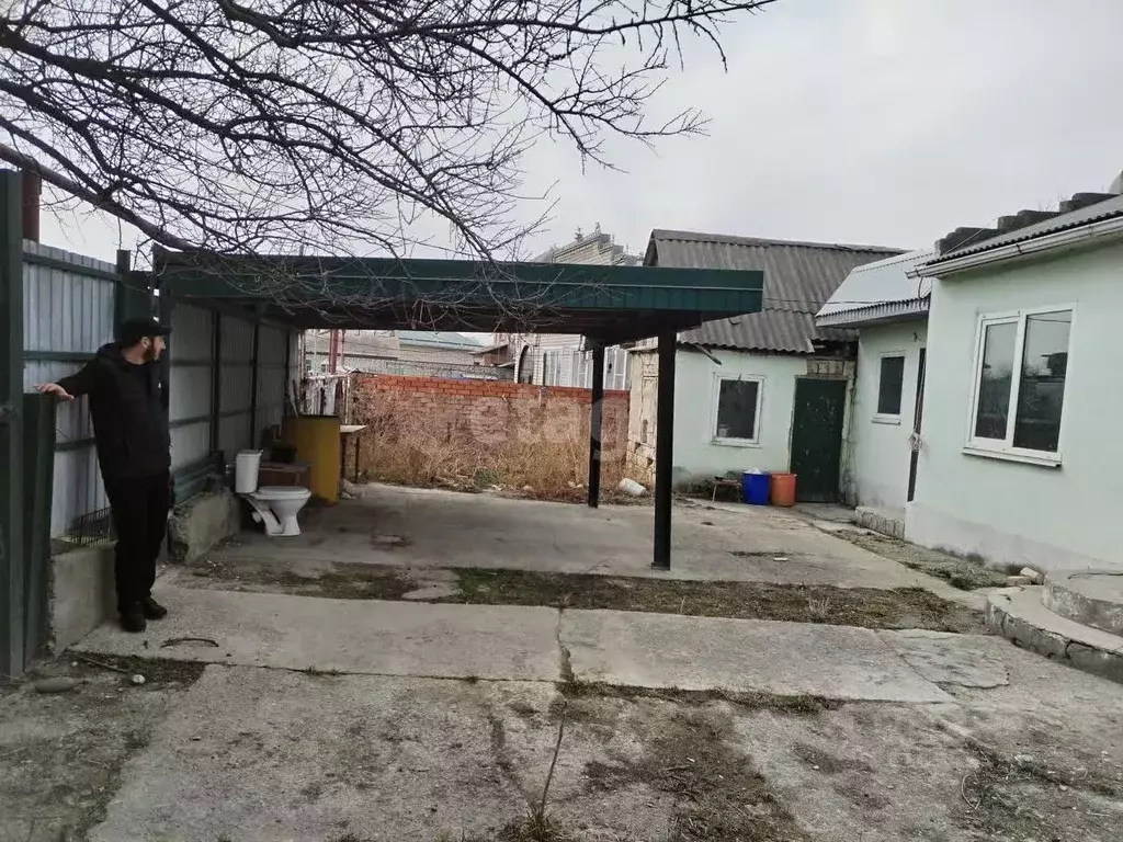 Дом в Карачаево-Черкесия, Усть-Джегута Краснопартизанская ул., 16 (51 ... - Фото 0