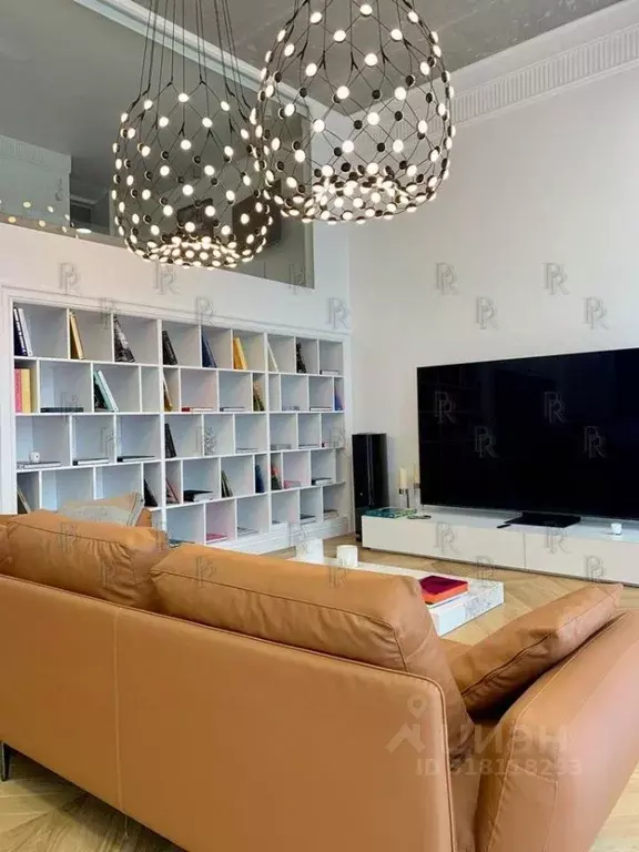6-к кв. Москва ул. Усачева, 11К (385.0 м) - Фото 1