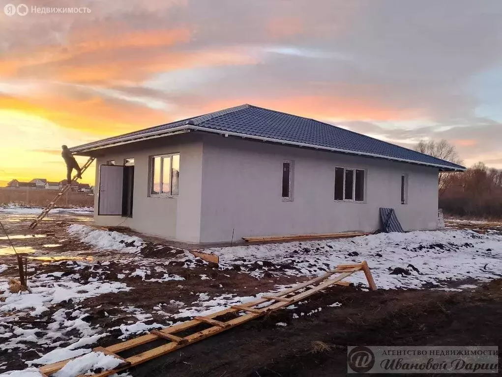 Дом в Просвет, посёлок Просвет, Солнечная улица (140 м) - Фото 1