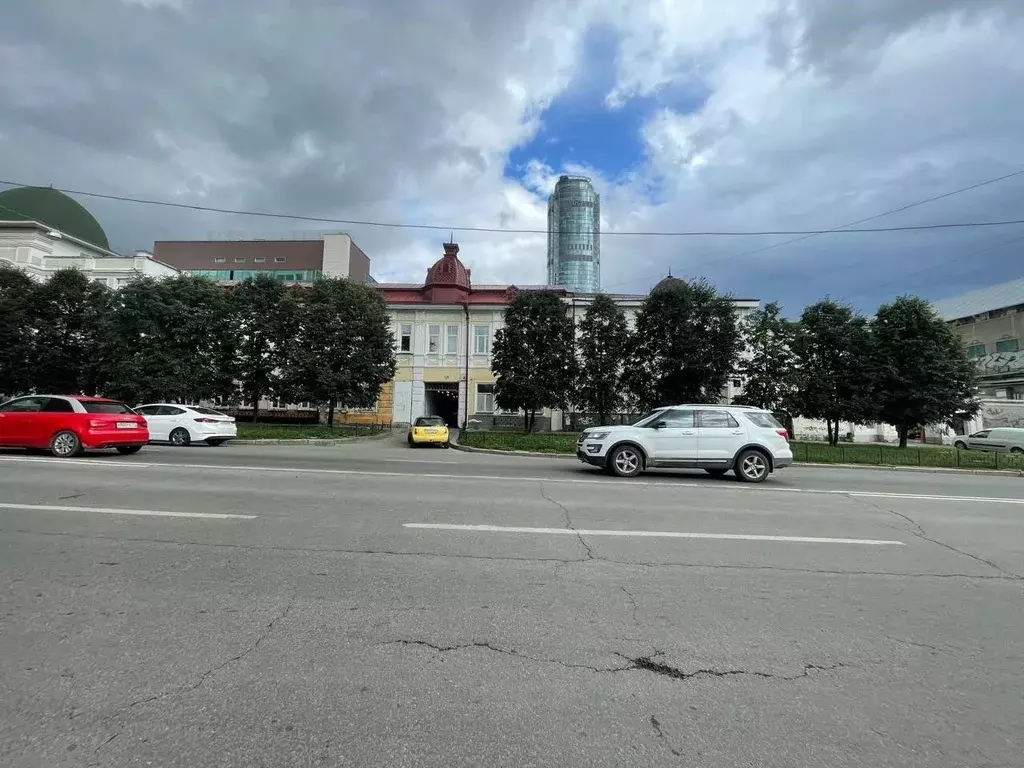 Помещение свободного назначения в Свердловская область, Екатеринбург ... - Фото 1