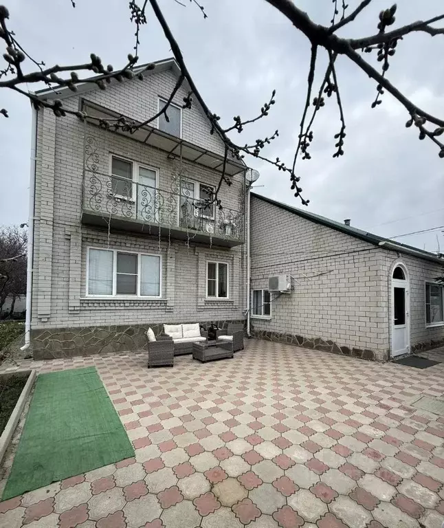 Дом в Краснодарский край, Новокубанск ул. Крылова (161 м) - Фото 1