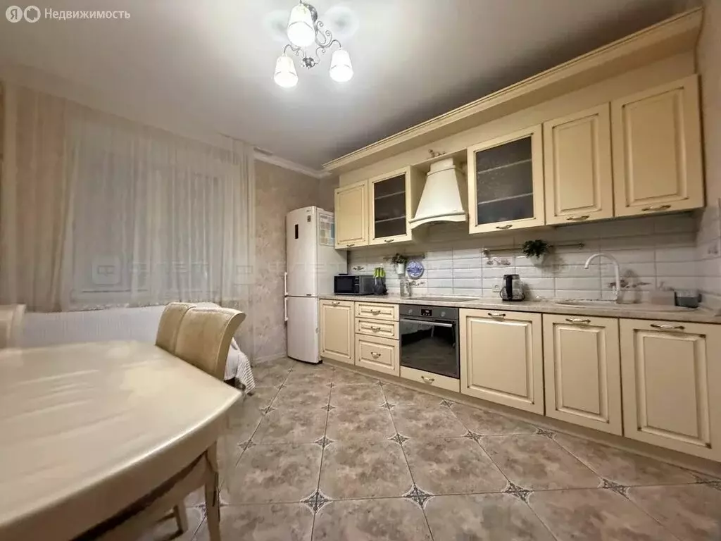 3-комнатная квартира: Казань, улица Баки Урманче, 7 (88.2 м) - Фото 1