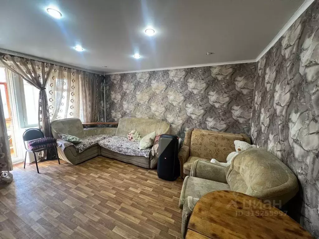 3-к кв. Белгородская область, Старый Оскол Рудничный мкр, 13 (59.3 м) - Фото 0