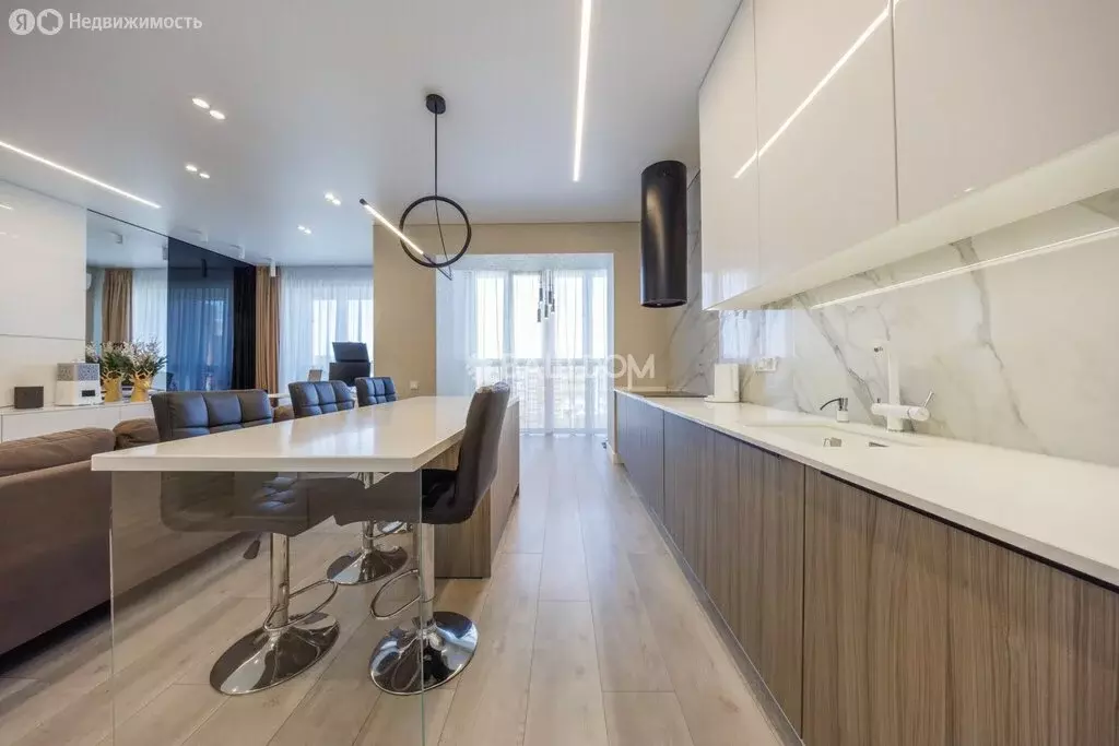 3-комнатная квартира: посёлок Мичуринский, микрорайон Мегаполис-Парк, ... - Фото 1