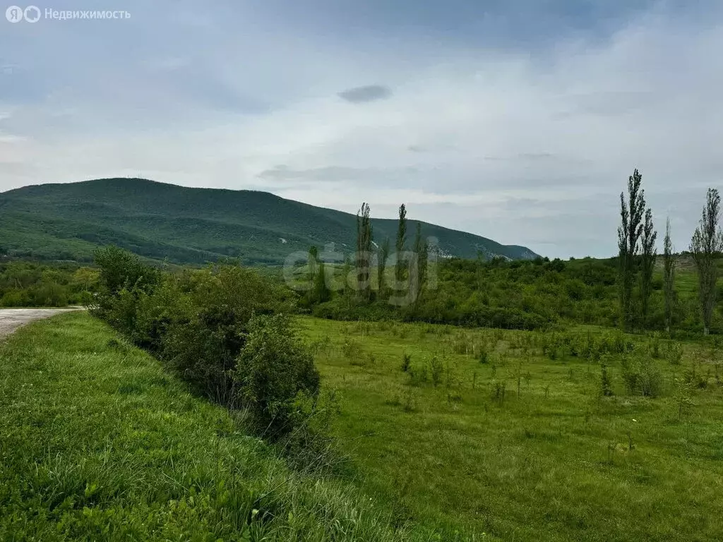 Участок в село Земляничное, Заречная улица (13 м) - Фото 0