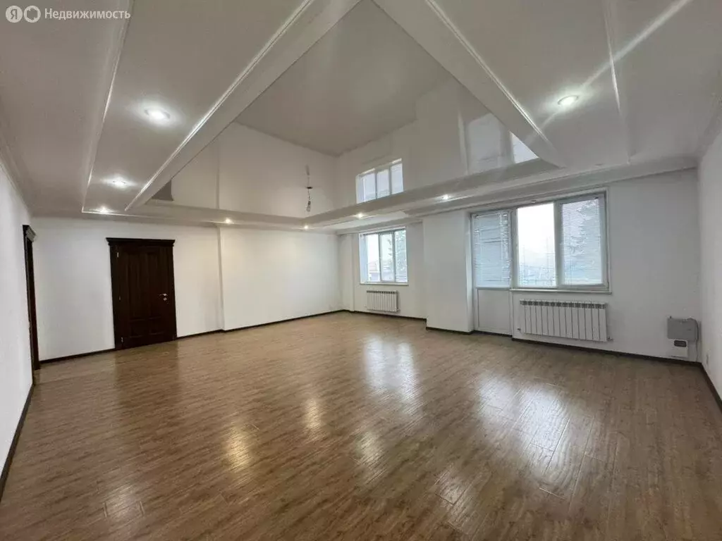 5-комнатная квартира: Баксан, улица имени Р.А. Калмыкова, 96 (176 м) - Фото 2