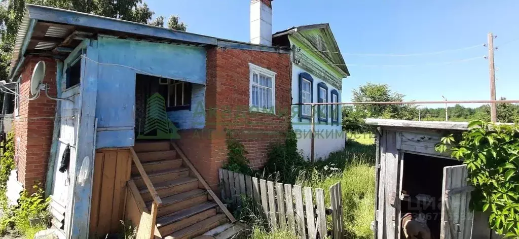 Дом в Саратовская область, Базарно-Карабулакский район, Свободинское ... - Фото 1