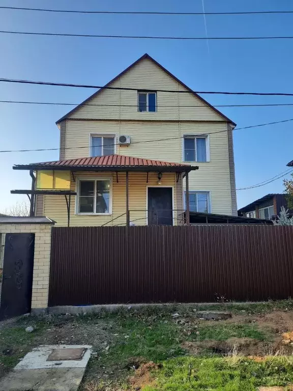 Дом в Астраханская область, Астрахань Медицинский пер. (294 м) - Фото 1