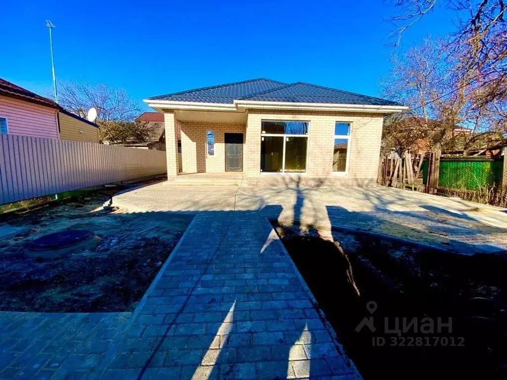 Дом в Краснодарский край, Ейск Рассветная ул. (90 м) - Фото 1