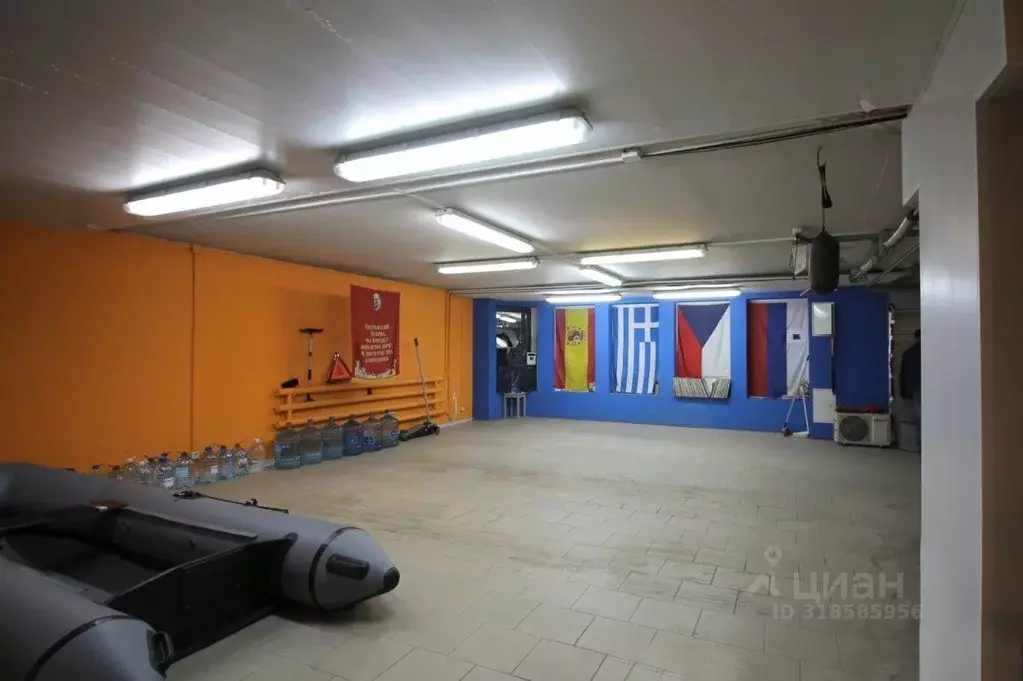 Гараж в Свердловская область, Екатеринбург ул. Белинского, 61 (132 м) - Фото 0