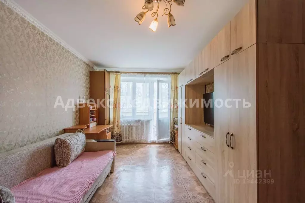 2-к кв. Тюменская область, Тюмень Уральская ул., 74 (50.0 м) - Фото 1