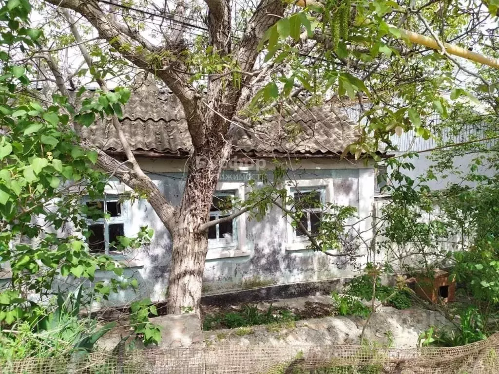 Дом в Крым, Феодосия ул. Свободы, 9 (200 м) - Фото 1