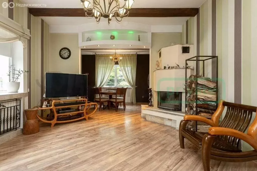 Дом в посёлок Прибрежное, Центральная улица (216 м) - Фото 1