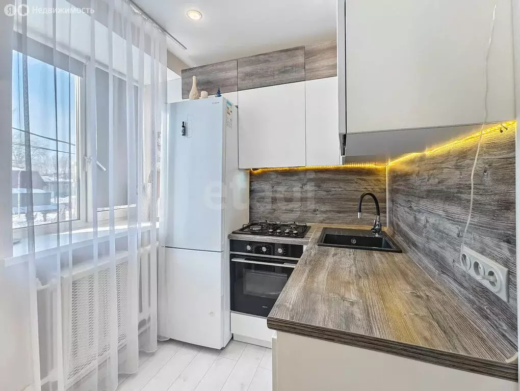 2-комнатная квартира: микрорайон Мелиораторов, улица 70 лет Октября, ... - Фото 1