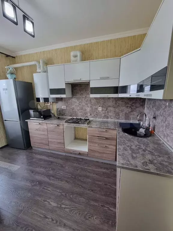 1-к. квартира, 40 м, 3/3 эт. - Фото 1