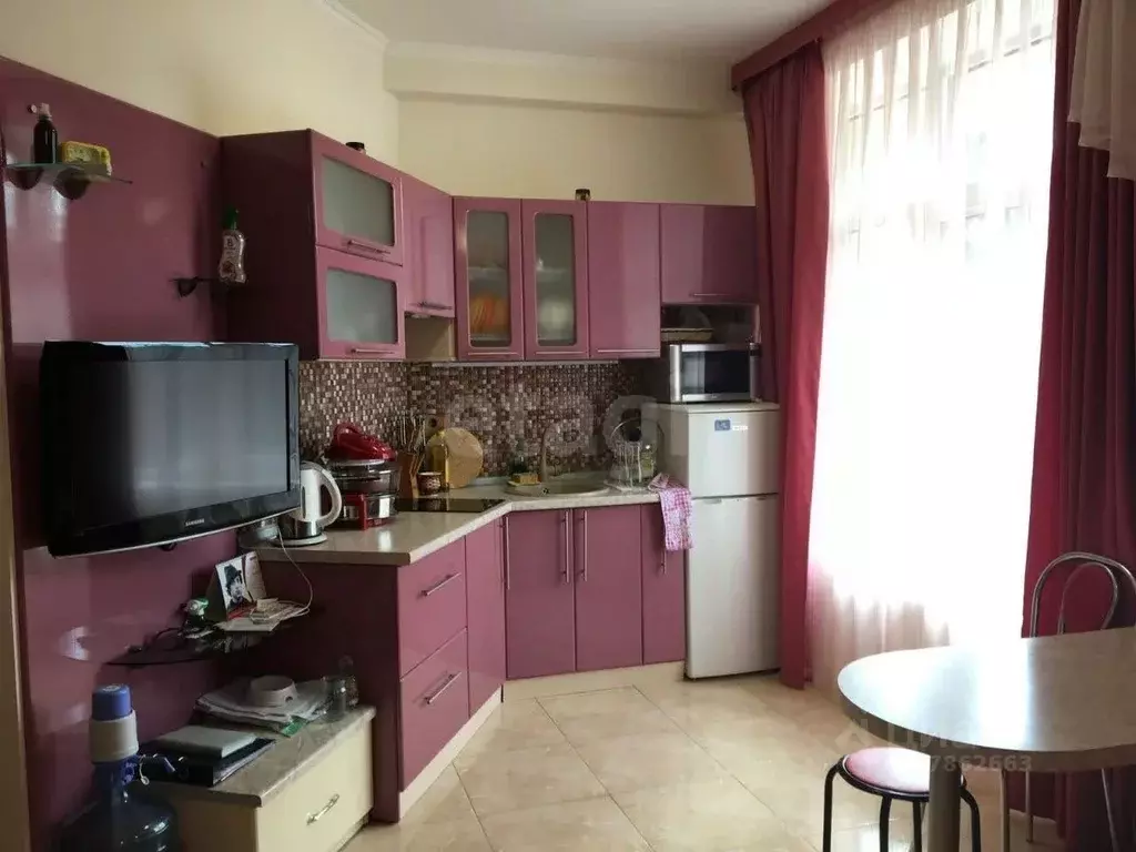 2-к кв. Крым, Алушта муниципальный округ, Партенит пгт ул. Победы ... - Фото 0