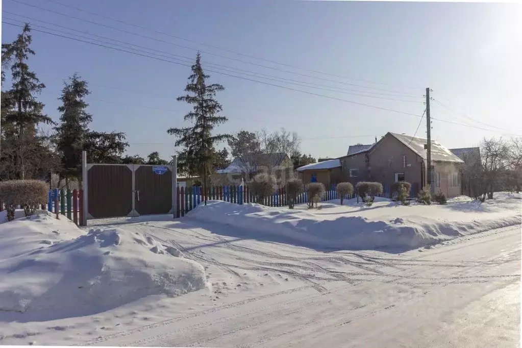 Дом в Омская область, Любинский район, с. Любино-Малороссы ... - Фото 1