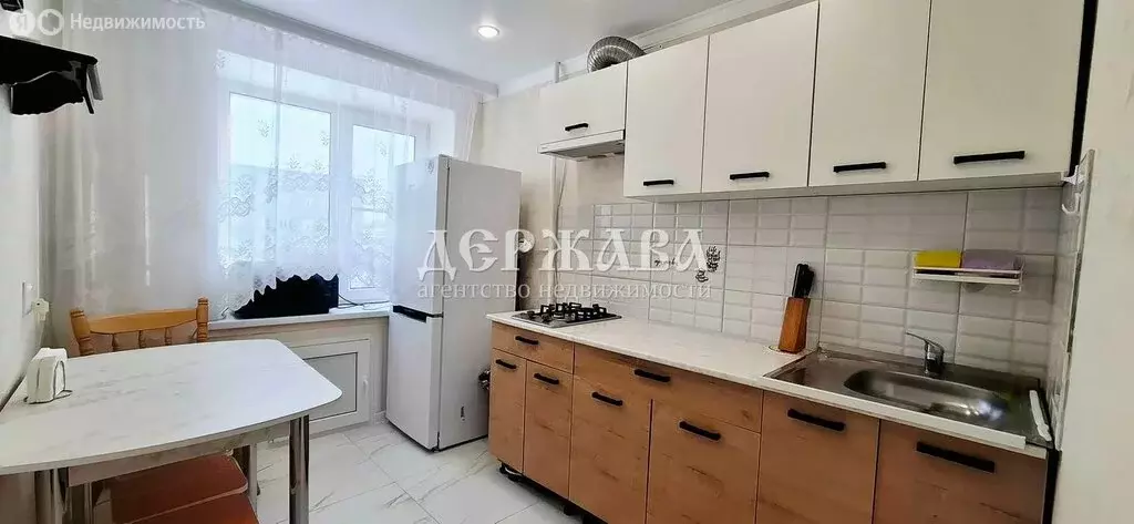 1-комнатная квартира: Старый Оскол, микрорайон Интернациональный, 33 ... - Фото 1