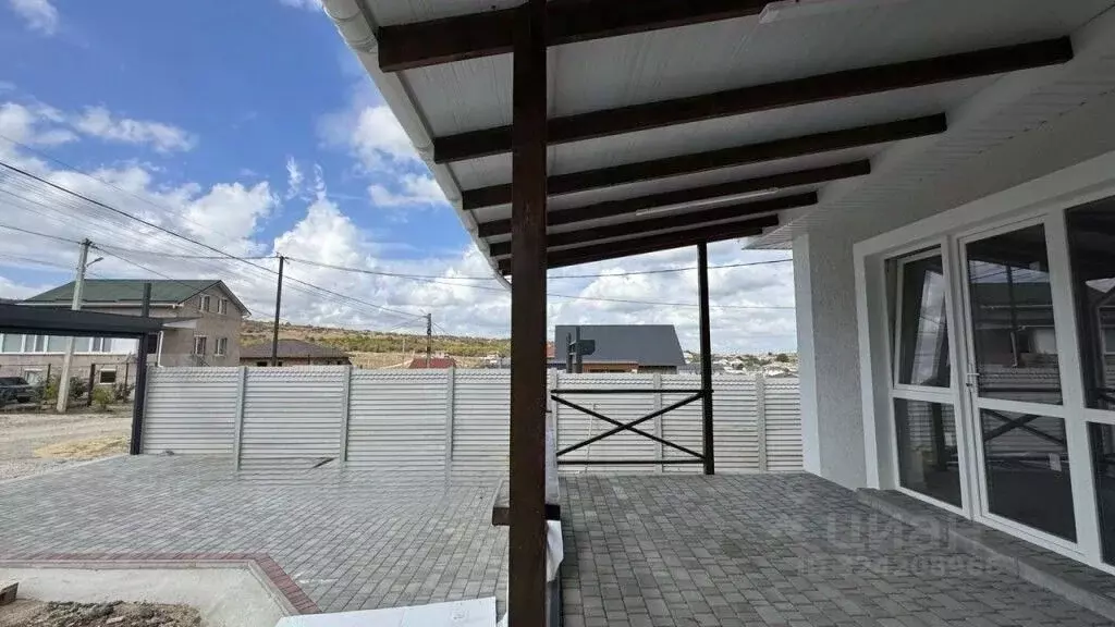 Дом в Крым, Симферопольский район, Трудовское с/пос, с. Денисовка ул. ... - Фото 2