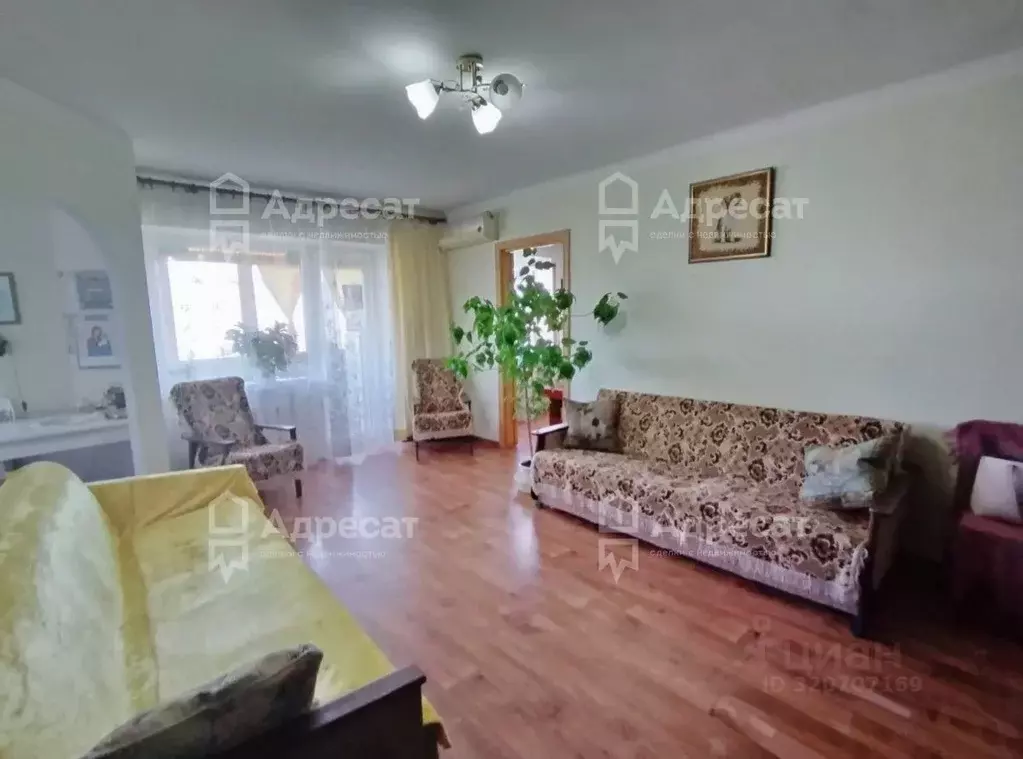 2-к кв. Волгоградская область, Волгоград ул. Огарева, 31 (45.2 м) - Фото 0