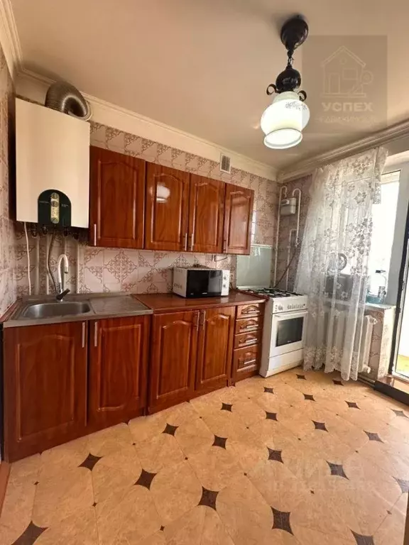 2-к кв. Крым, Феодосия ул. Гарнаева, 63В (51.0 м) - Фото 0