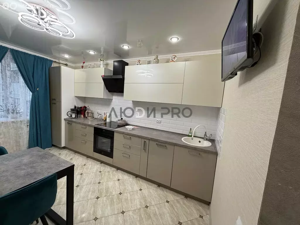 2-комнатная квартира: Саратов, 1-й Аэродромный проезд, 2 (50 м) - Фото 2