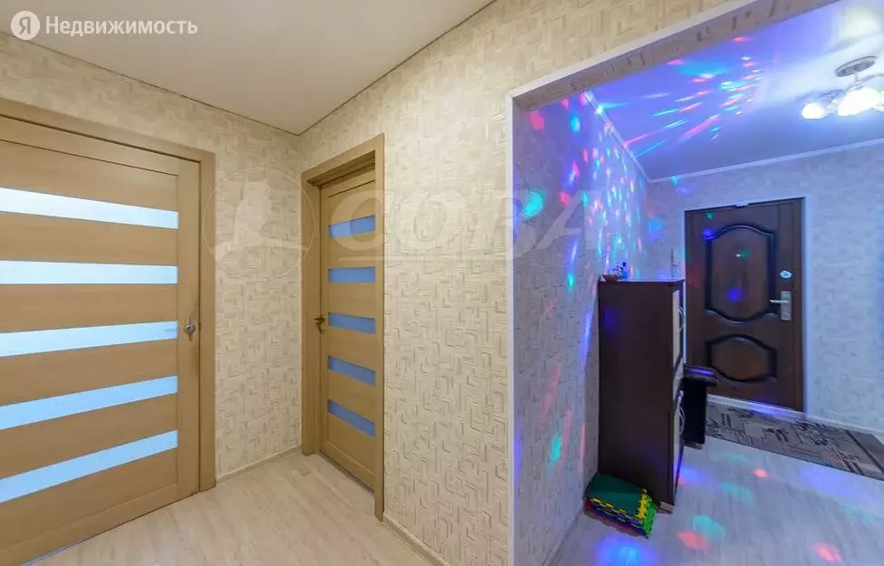 3-комнатная квартира: Тюмень, микрорайон Войновка, улица ... - Фото 1